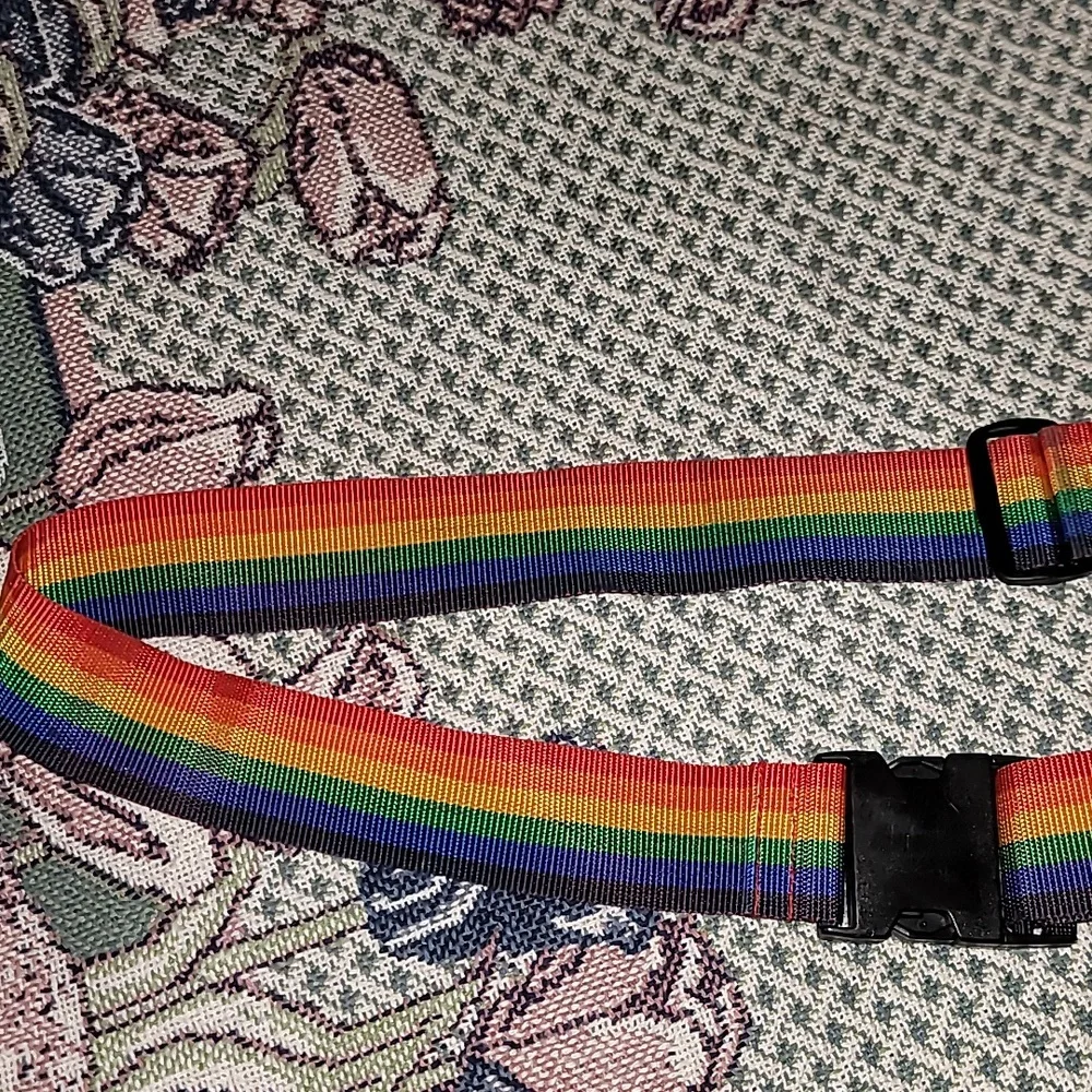 Vintage Belt rainbow fabric American Tourister black plastic buckle b27